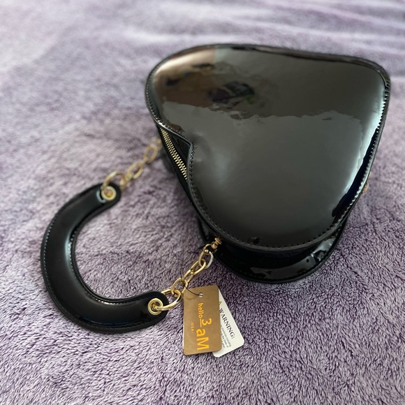 Heart Shaped Handbag - Picture 2 of 5